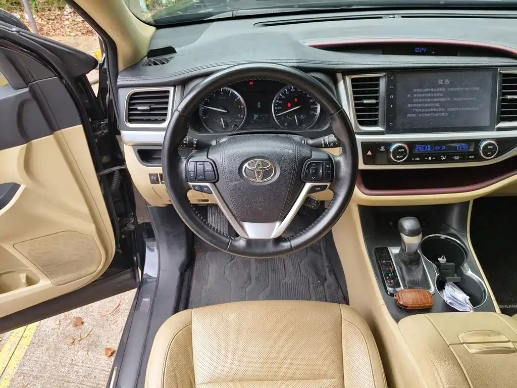 Highlander 2.0 T 4 WD Luxury 7-seat