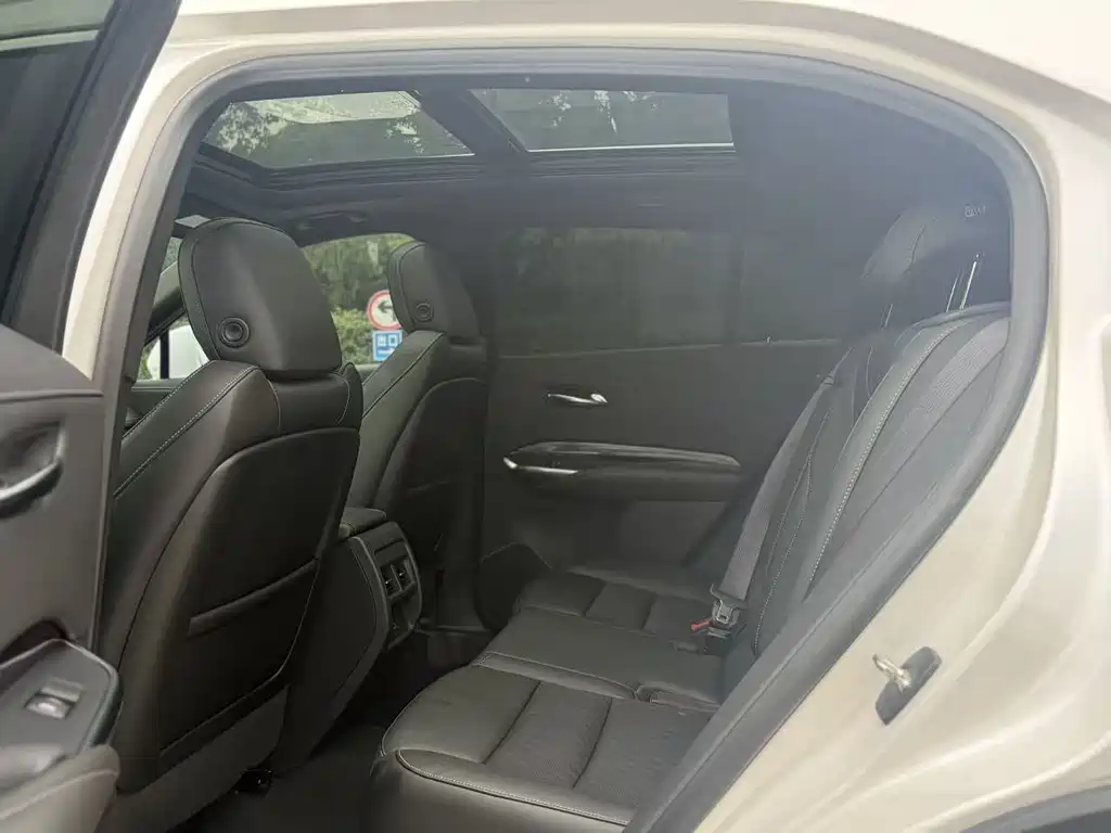Cadillac XT4 Facelift 28 T 2 WD Tech