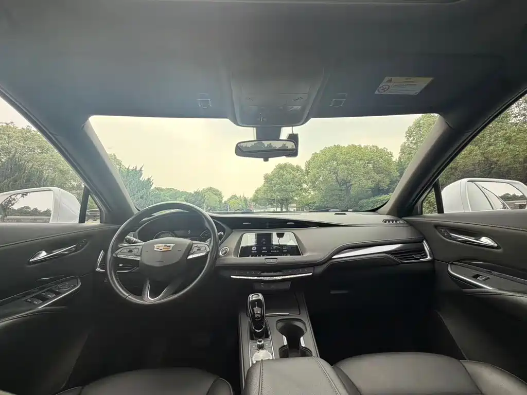 Cadillac XT4 Facelift 28 T 2 WD Tech