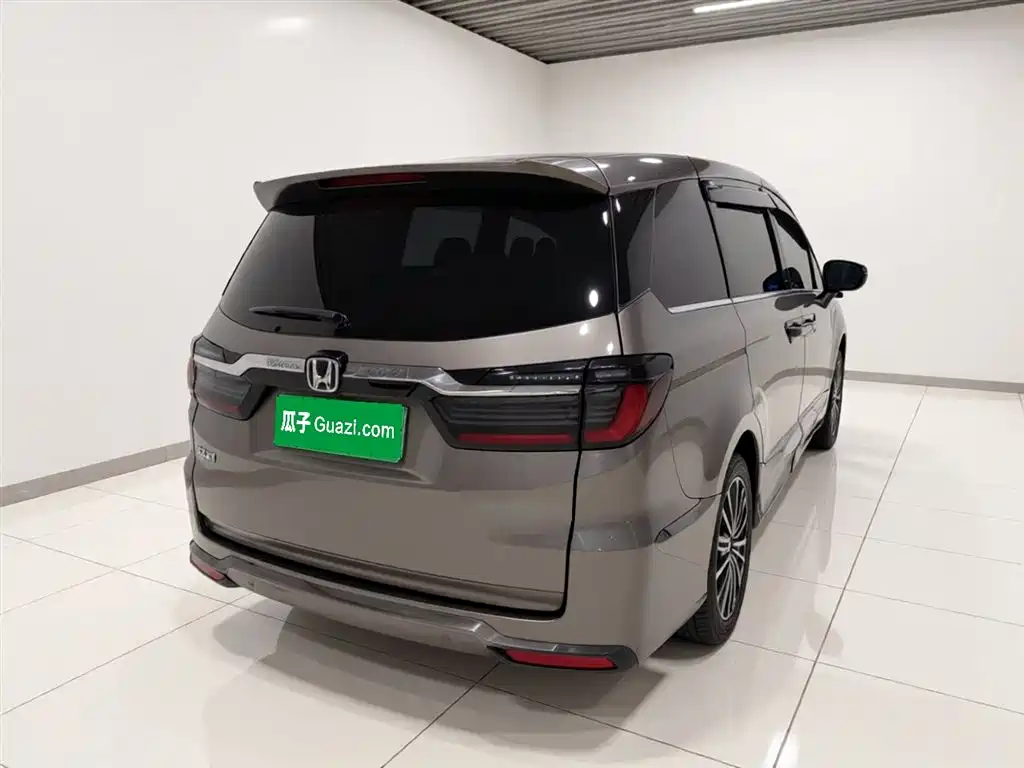 Elysion 2.0 L e:HEV Supreme