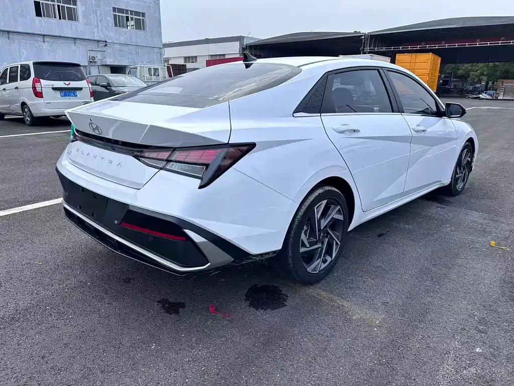 Elantra 1.5 L CVT GLX Elite