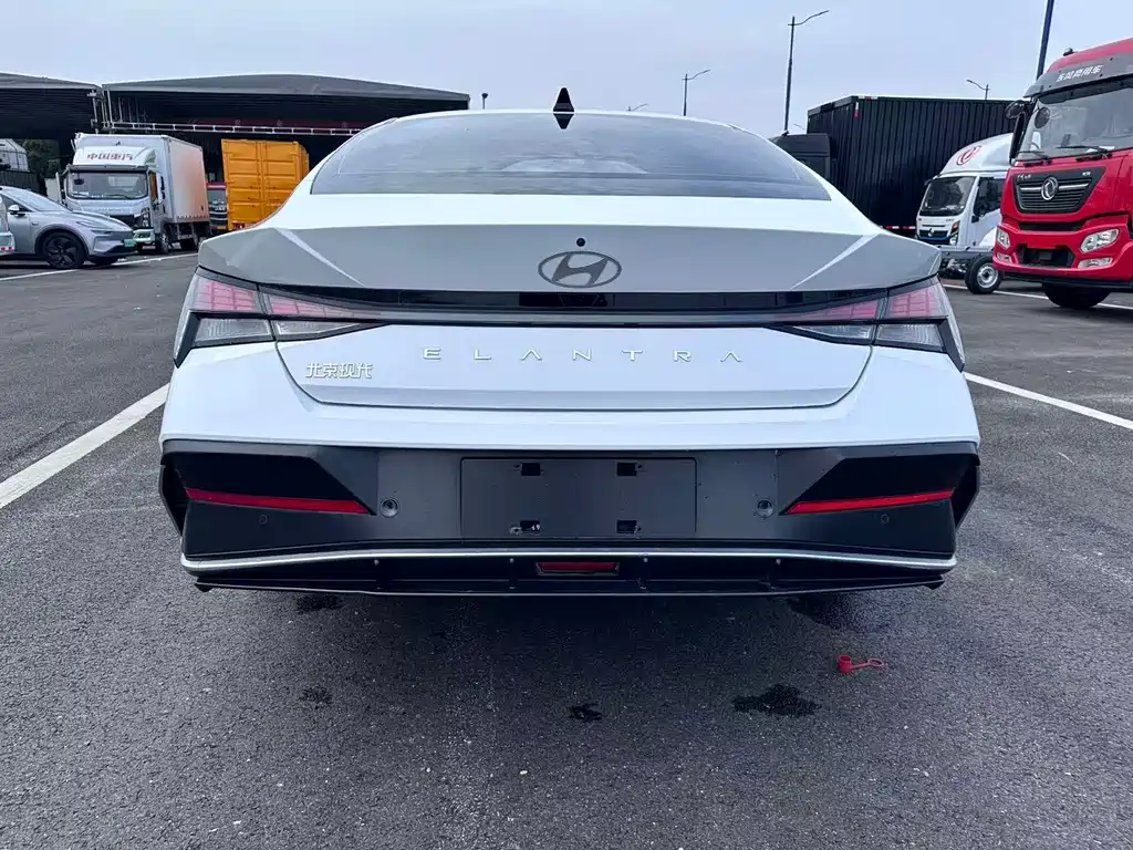 Elantra 1.5 L CVT GLX Elite