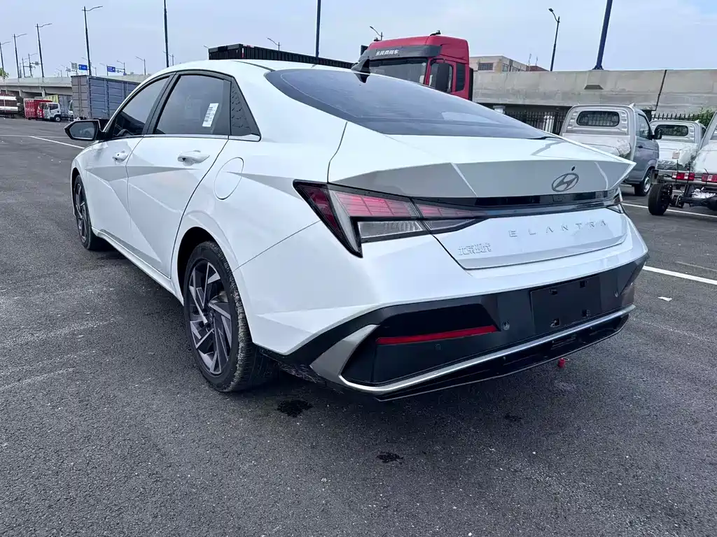 Elantra 1.5 L CVT GLX Elite