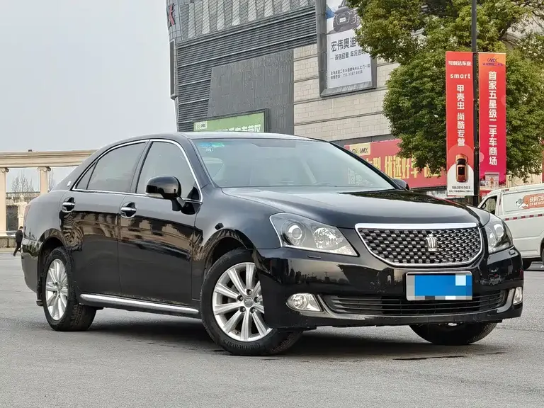 Toyota Crown 2.5 L Royal Leather Sunroof Special Edition