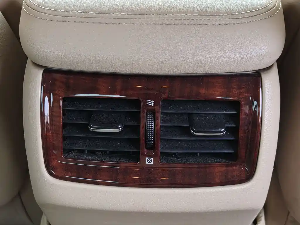 Crown 2.5 L Royal Leather Sunroof Special Edition