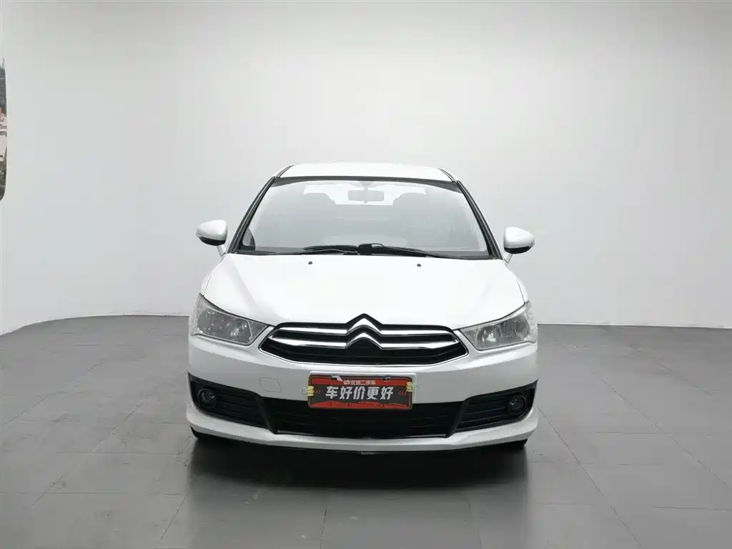 C-Quatre Sedan 1.6 L Manual Fashionable