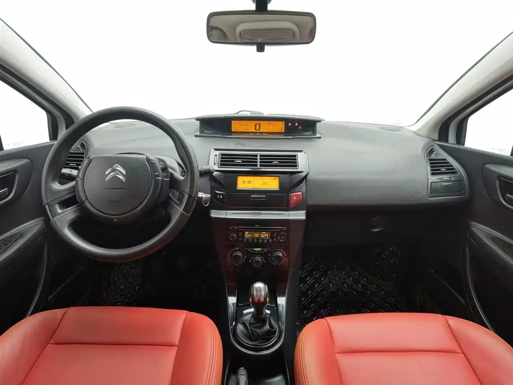 C-Quatre Sedan 1.6 L Manual Fashionable