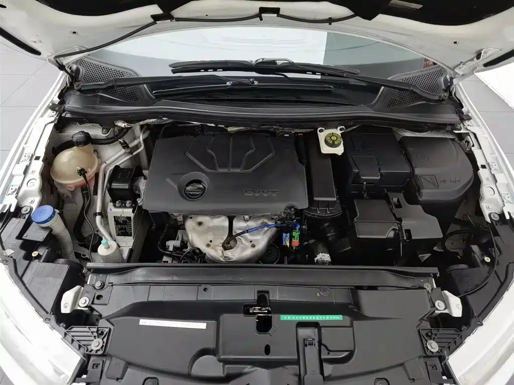 C-Quatre Sedan 1.6 L Manual Fashionable