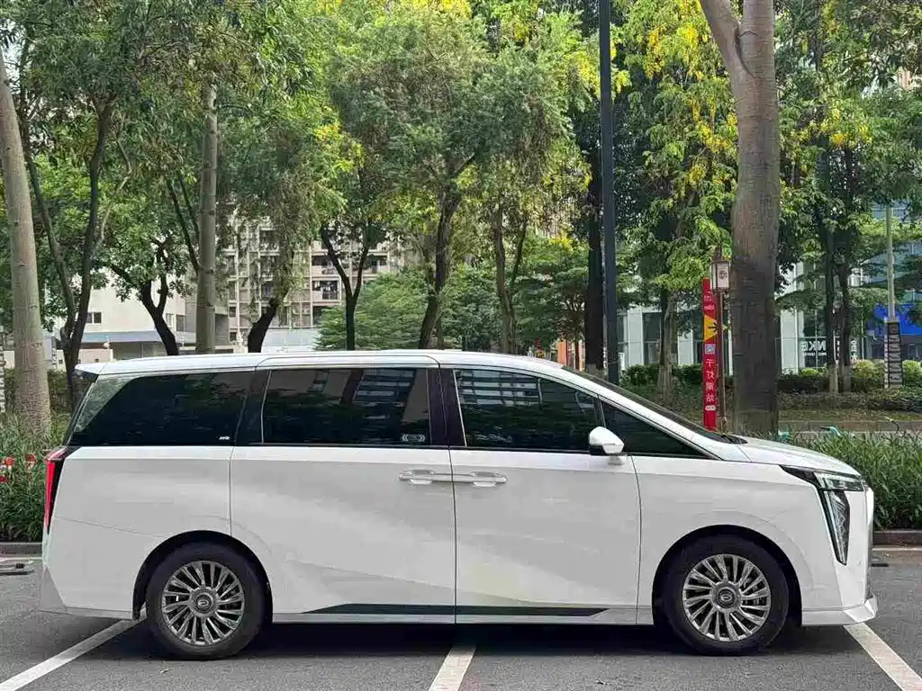 GAC Trumpchi M8 Grandmaster Series 400 T Flagship