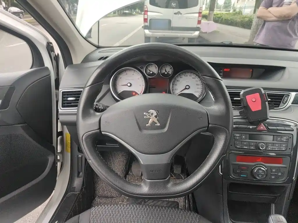 Peugeot 308 Pleasure Classic 1.6 L Manual Style