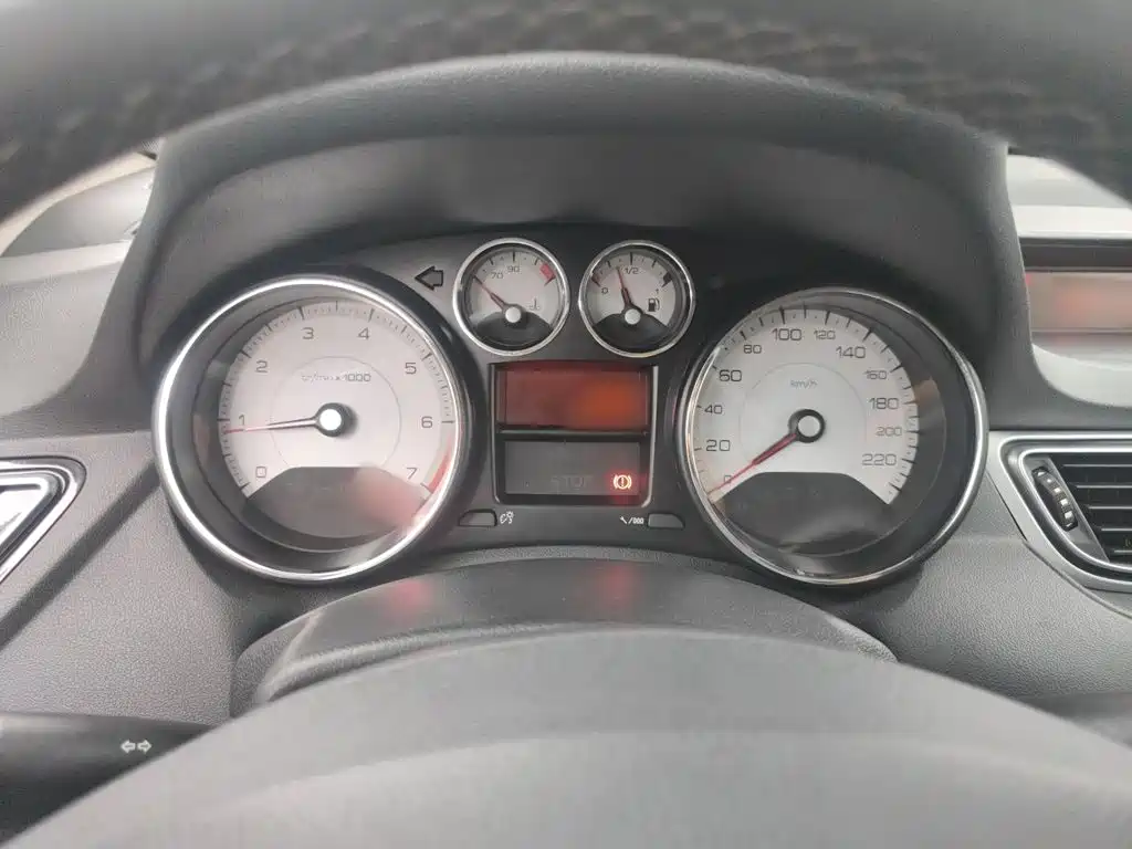 Peugeot 308 Pleasure Classic 1.6 L Manual Style