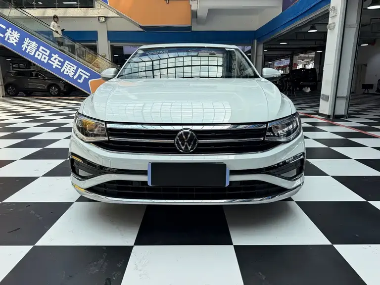 Volkswagen Bora 200 TSI DSG Joy Travel PRO