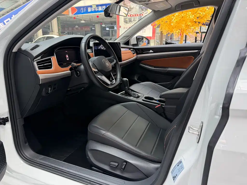Bora 200 TSI DSG Joy Travel PRO