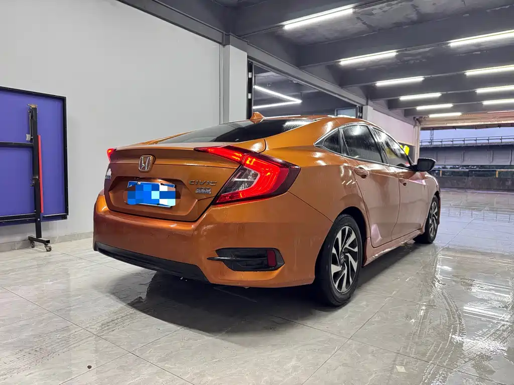 Civic 220 TURBO CVT Luxury