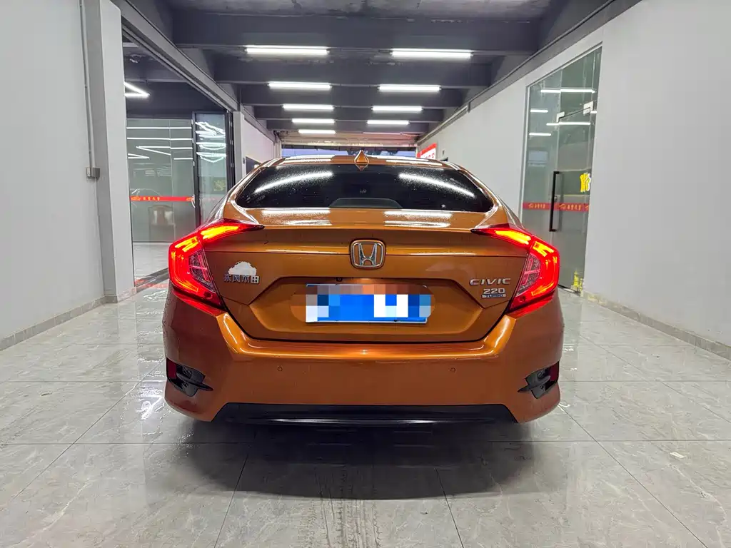 Civic 220 TURBO CVT Luxury
