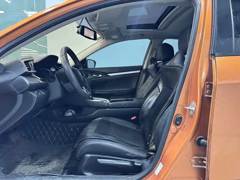 Civic 220 TURBO CVT Luxury