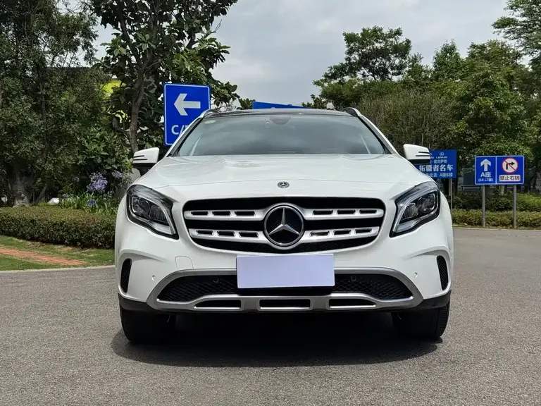 Mercedes-Benz GLA GLA 200 Fashion