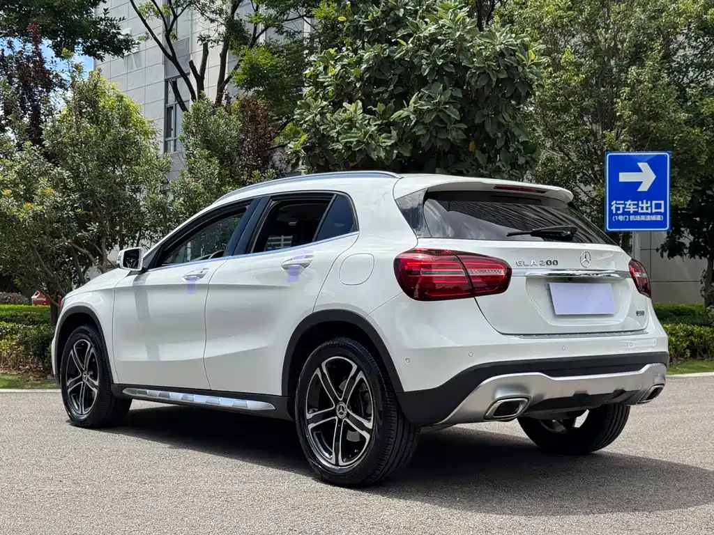 Mercedes-Benz GLA GLA 200 Fashion