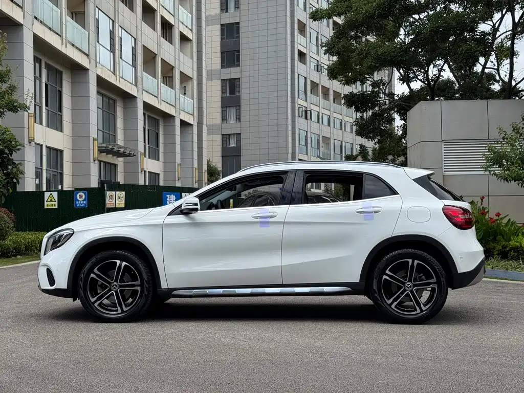Mercedes-Benz GLA GLA 200 Fashion