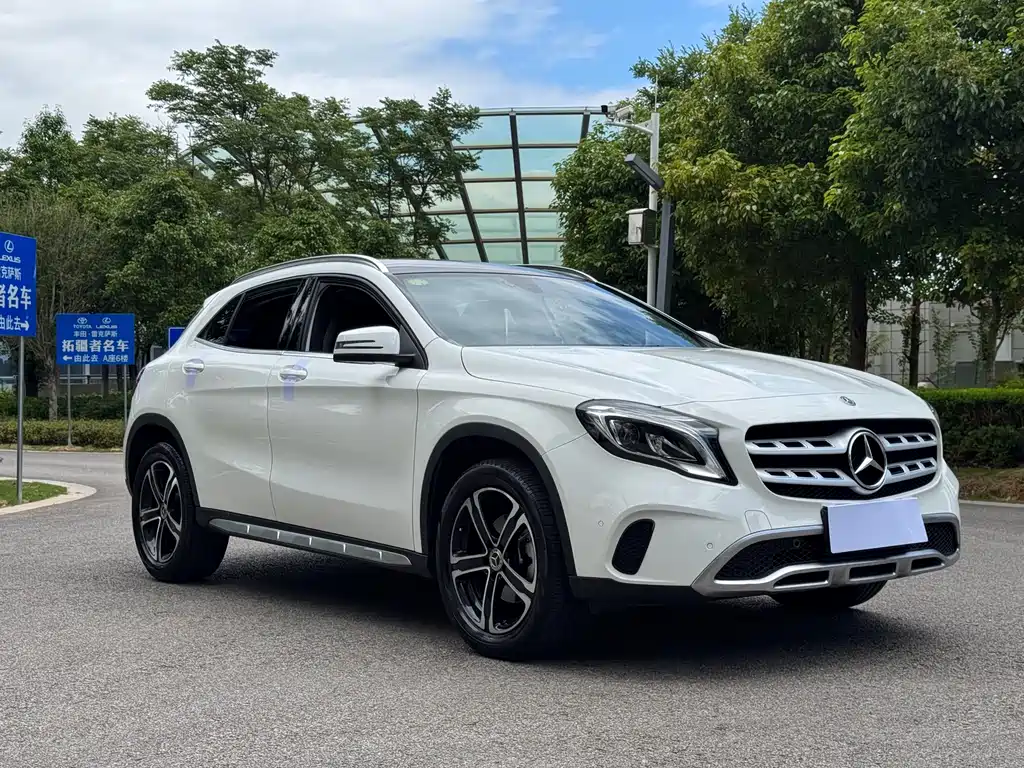 Mercedes-Benz GLA GLA 200 Fashion