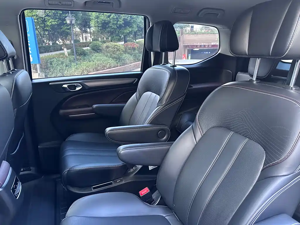 GAC Trumpchi M6 传祺M6 2023款 PRO 270 T DCT尊贵版