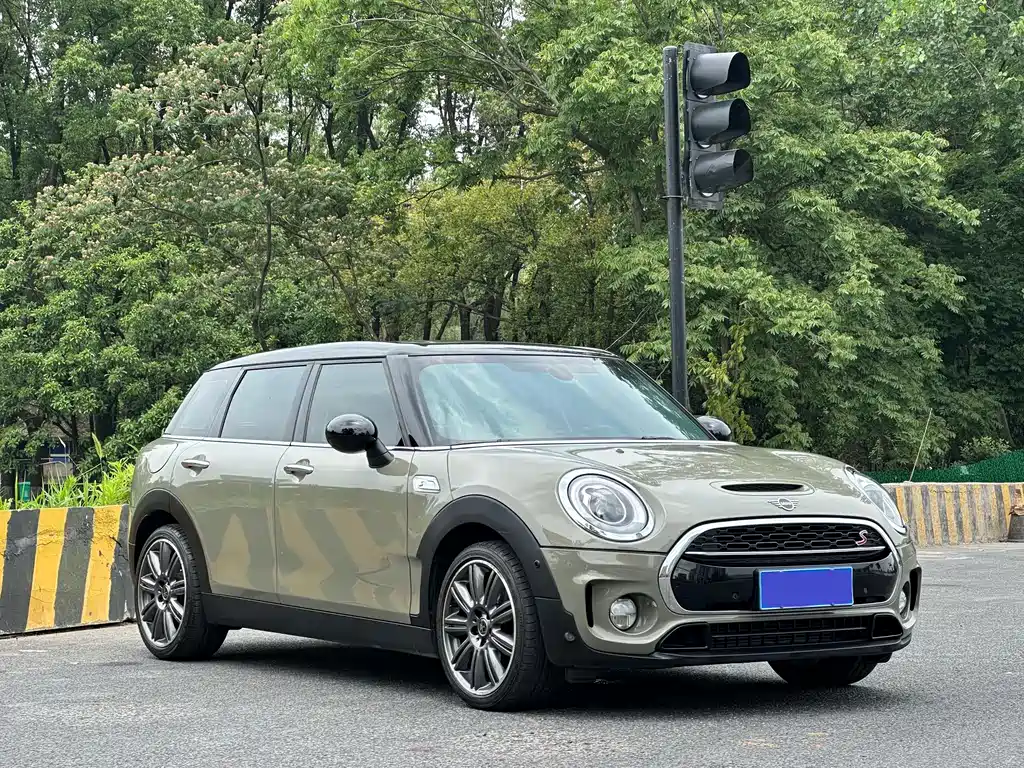MINI CLUBMAN 2.0 T COOPER S Artist