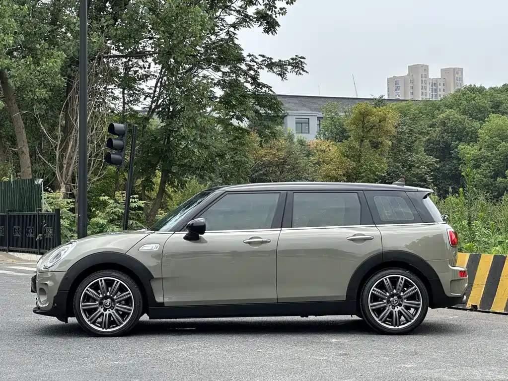 MINI CLUBMAN 2.0 T COOPER S Artist
