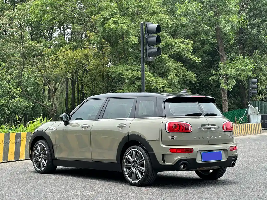 MINI CLUBMAN 2.0 T COOPER S Artist