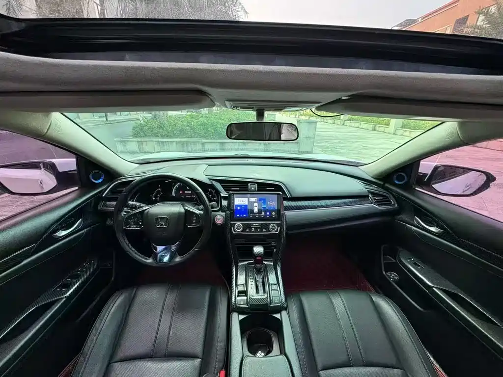 Civic 220 TURBO CVT Distinguished