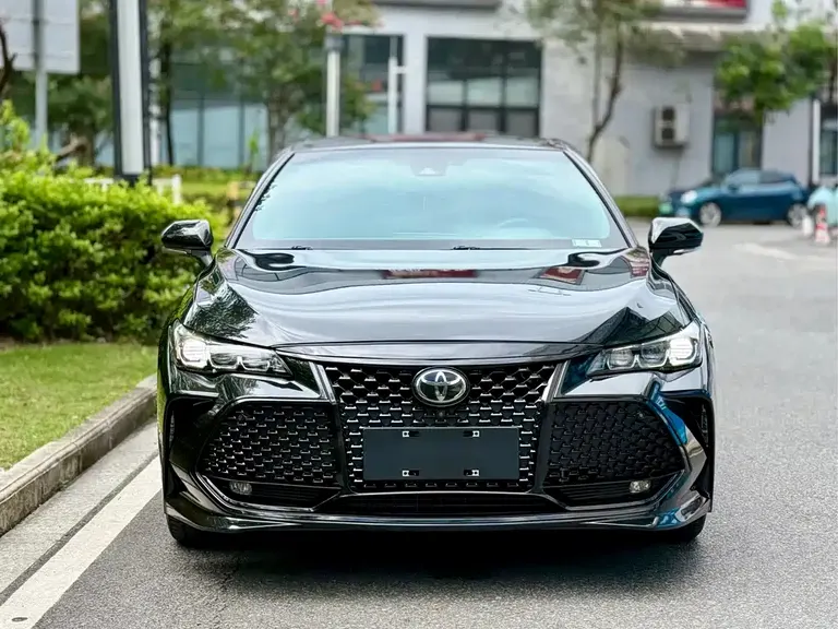 Toyota Avalon 2.5 L Touring Distinguished CN-V