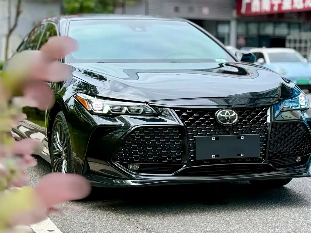 Avalon 2.5 L Touring Distinguished CN-V