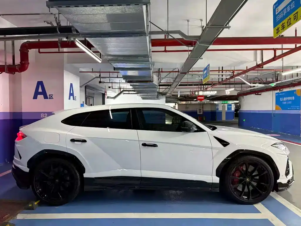 Urus 4.0 T V8