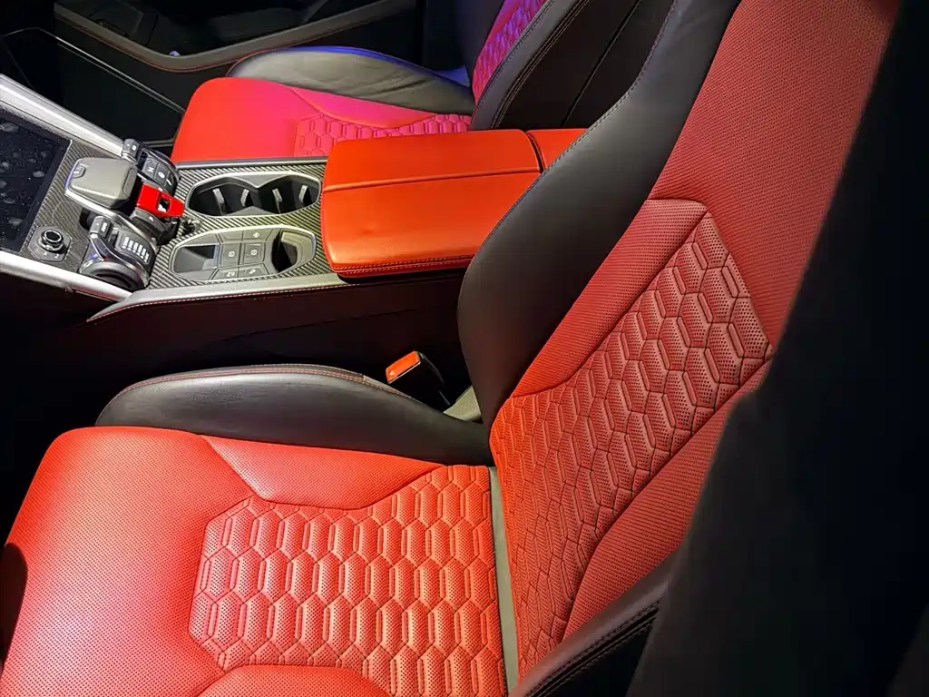 Urus 4.0 T V8