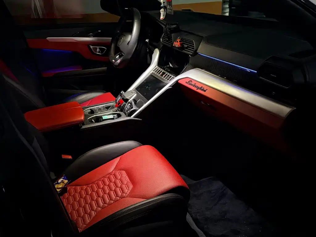 Urus 4.0 T V8