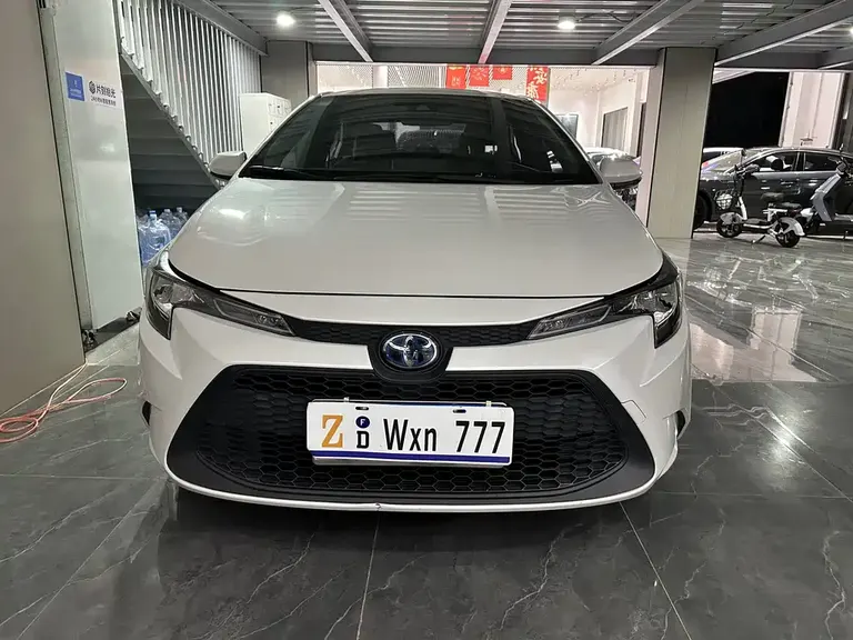 Toyota Levin Dual Engine 1.8 H E-CVT Leading
