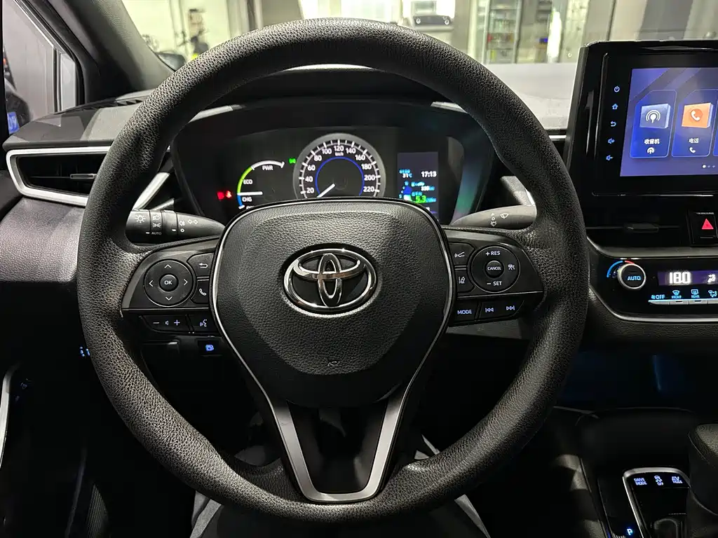 Levin Dual Engine 1.8 H E-CVT Leading