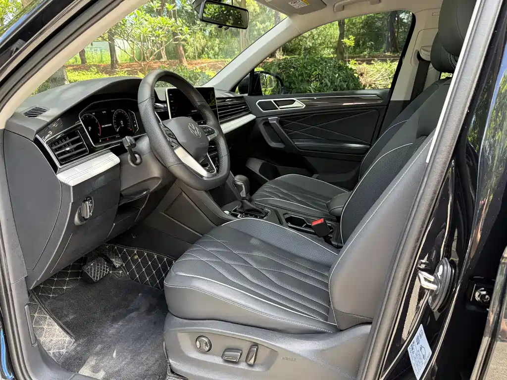 Tiguan L 途观L 2024款 330 TSI 自动两驱智享版