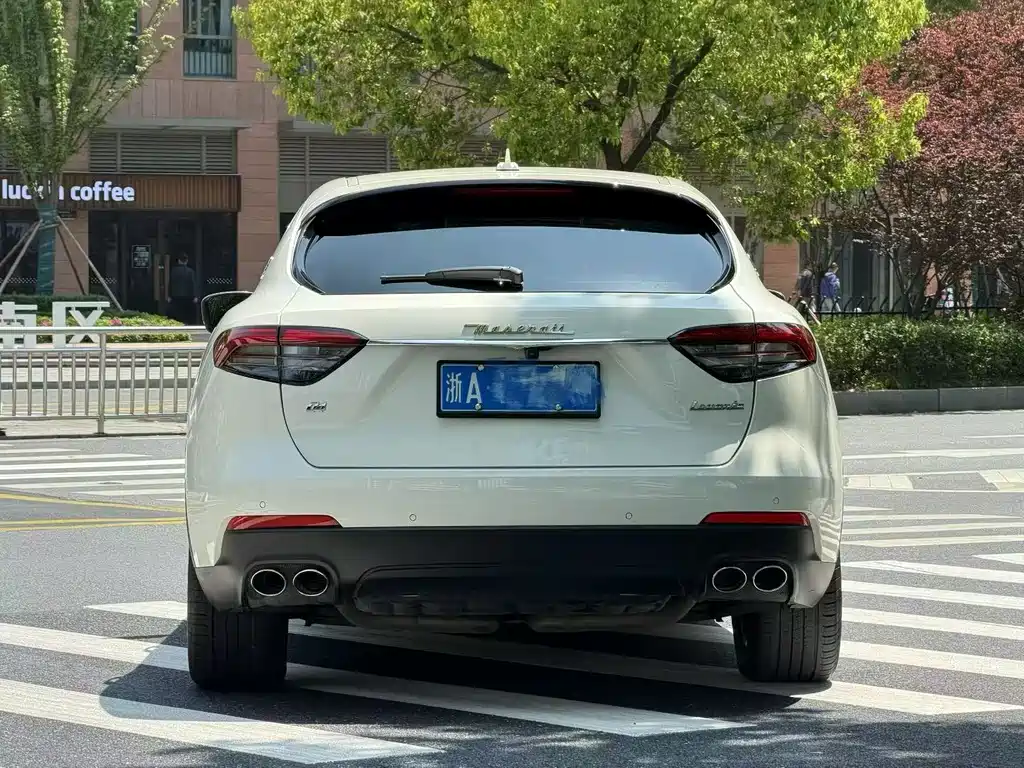 Levante 3.0 T Standard