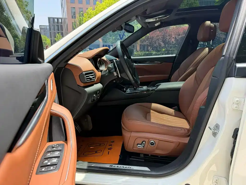 Levante 3.0 T Standard