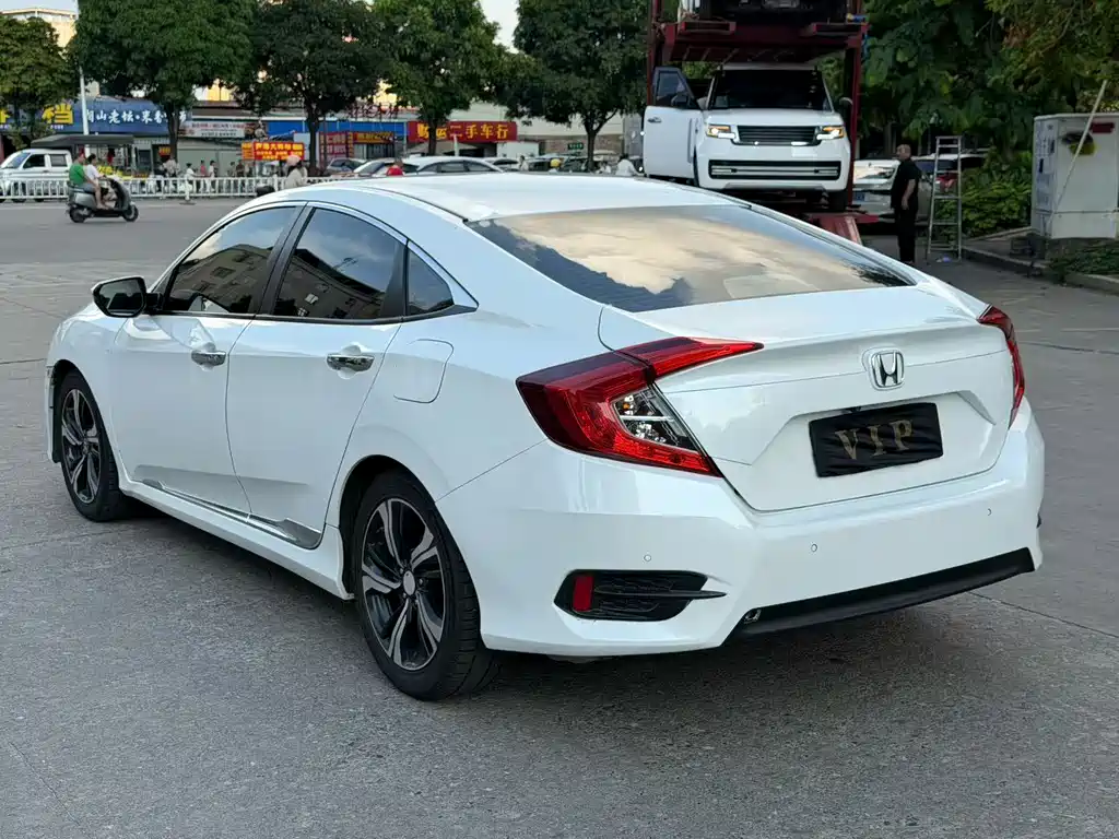 Civic 220 TURBO CVT Honor Shine