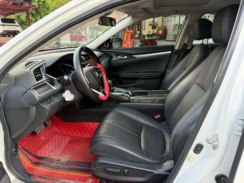 Civic 220 TURBO CVT Honor Shine