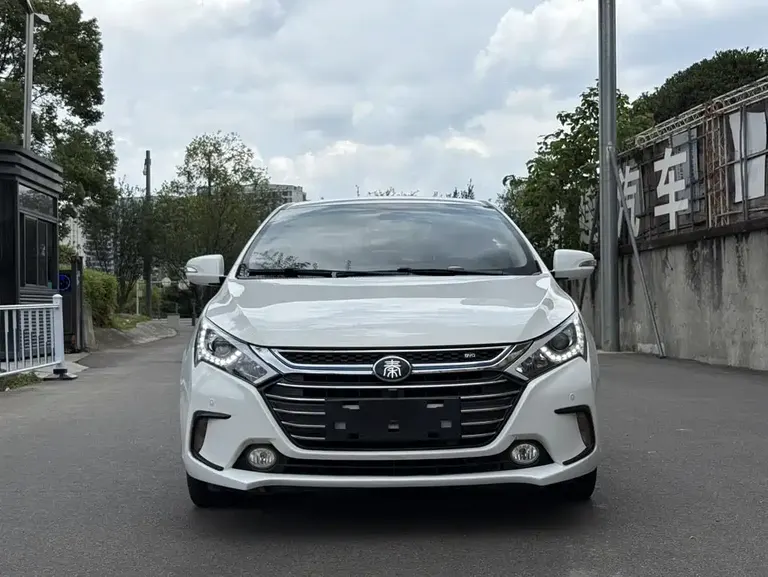 BYD Qin NEV 1.5 T 100