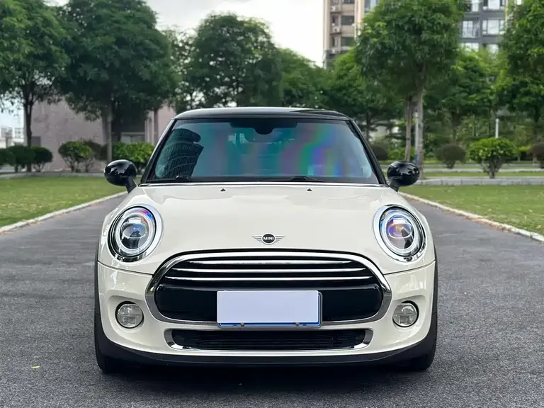 MINI 1.5 T COOPER Artist