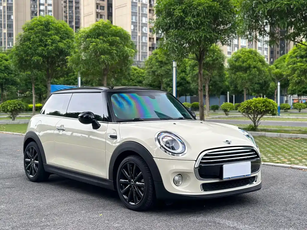 MINI 1.5 T COOPER Artist