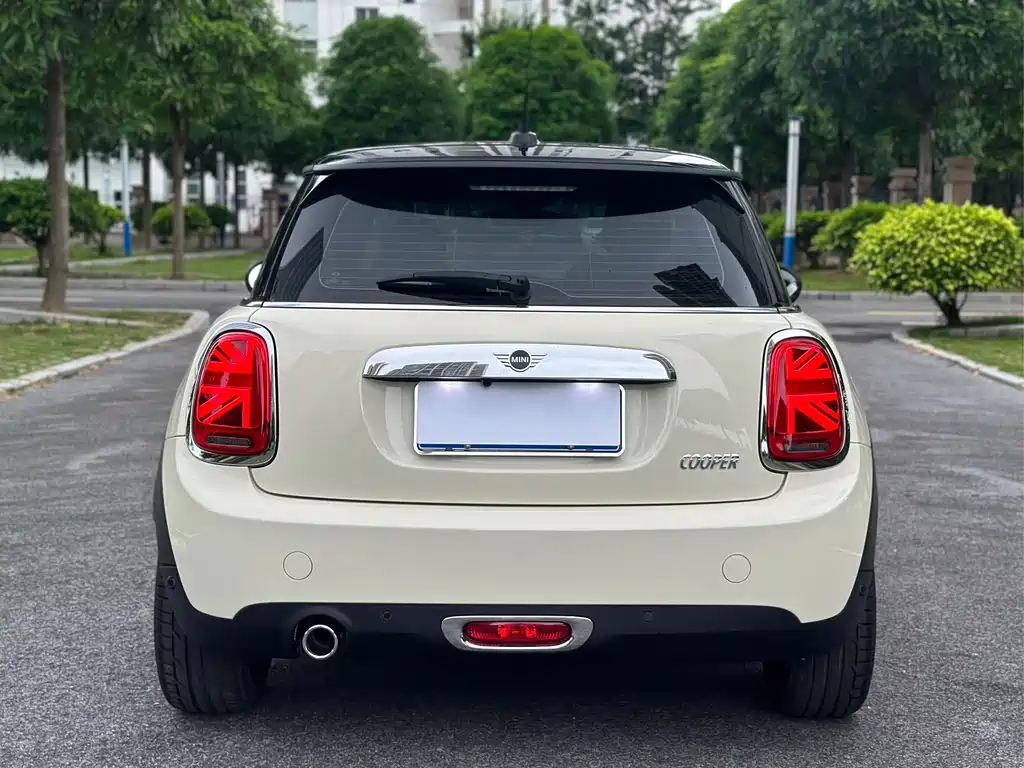 MINI 1.5 T COOPER Artist