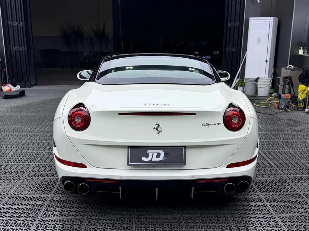 California T 3.9 T Standard
