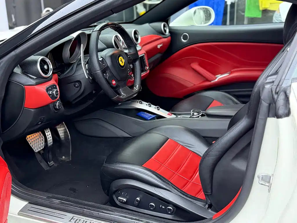 California T 3.9 T Standard