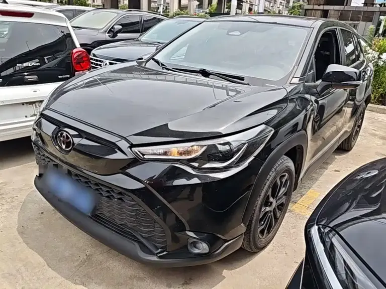 Toyota Frontlander 2.0 L CVT Leading
