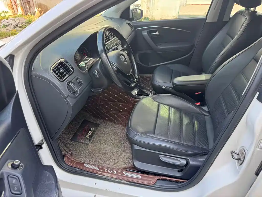Polo 1.6 L Auto Luxury