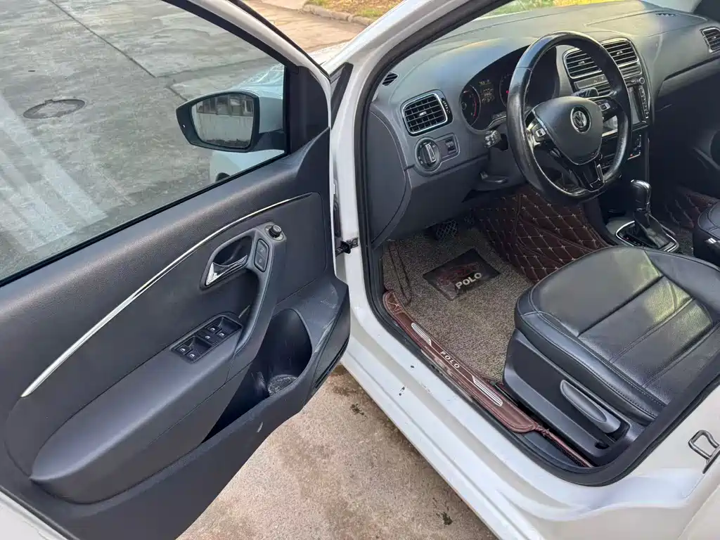 Polo 1.6 L Auto Luxury